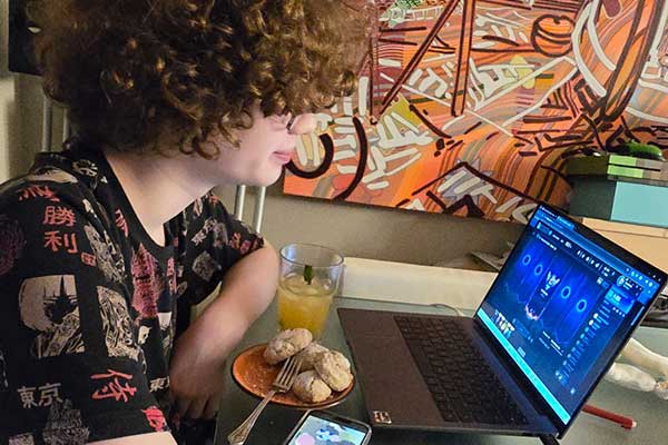 e-Sports Enthusiast